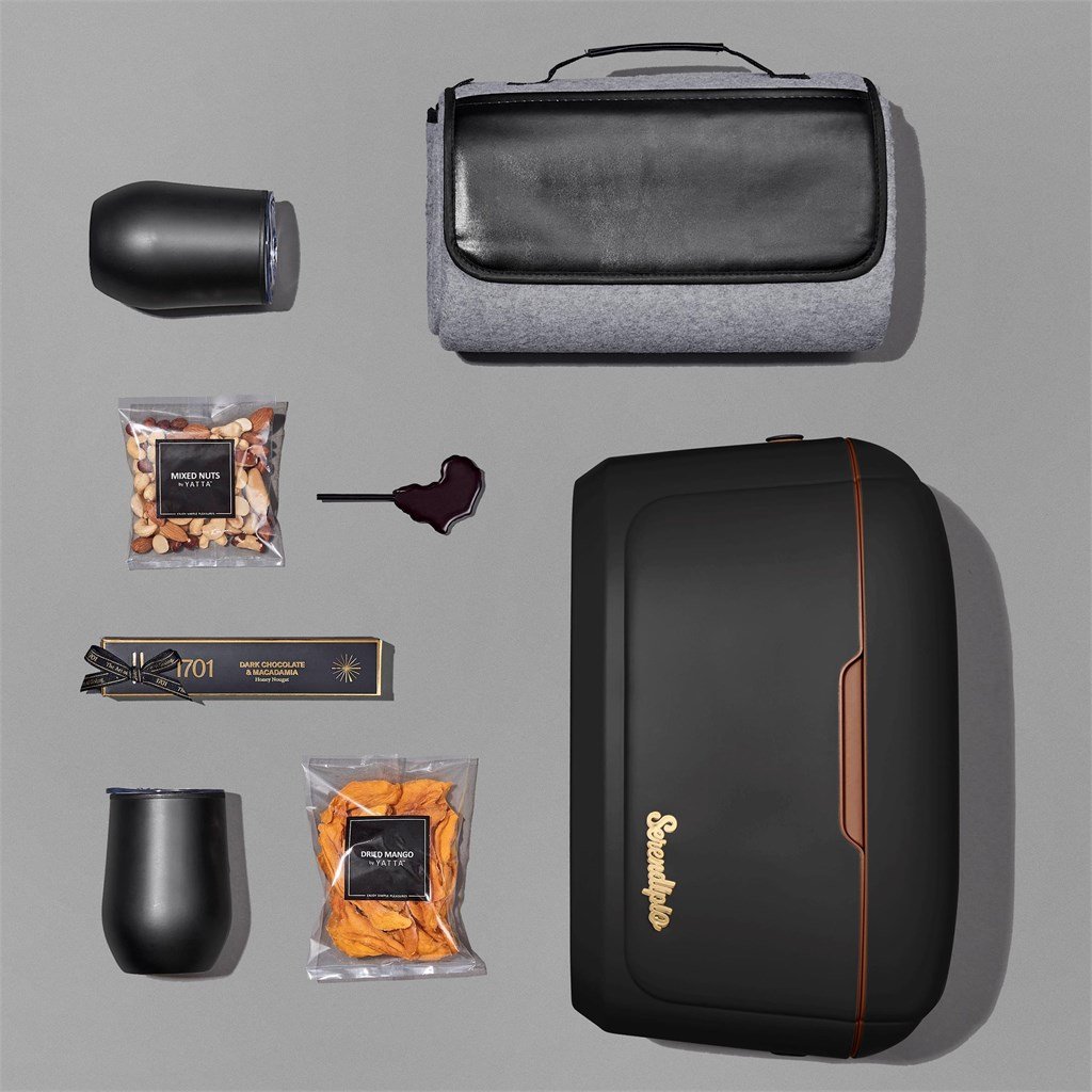 Yatta Lavish Leisure Hamper - Image 3